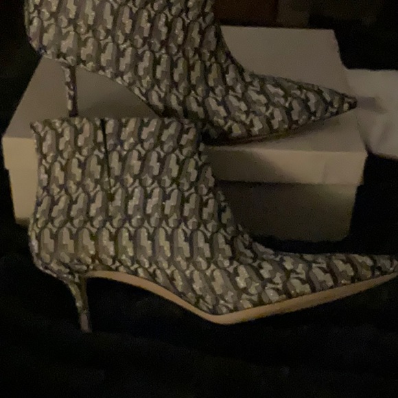 Jimmy Choo Marinda silver/black glitter leather fits a size 10 but they are 43 - Picture 4 of 12